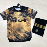 Bộ sưu tập quần áo thể thao bóng đá MIAMI màu hồng xanh ngọc biển vàng đồng đen vải gai thái logo thêu