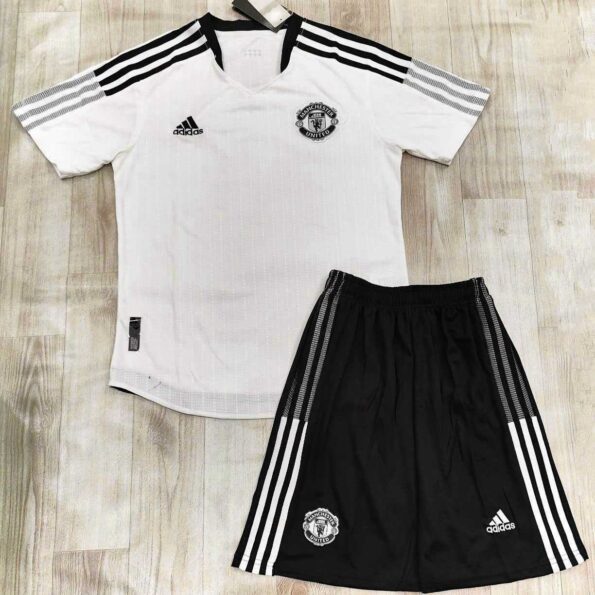 Áo bóng đá Manchester United MU Training trắng không chữ quần đen vải thái logo adidas thêu 1