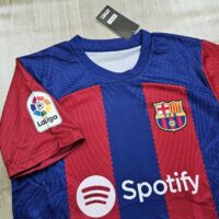 Bộ quần áo đá banh clb bóng đá Barcelona Barca 2324 sân nhà đỏ xanh năm 2023 2024 vải thái logo thêu 1
