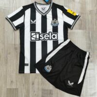 Bộ quần áo đá banh clb bóng đá Newcastle United 2324 đen sọc trắng sela năm 2023 2024 1
