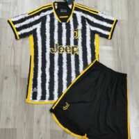Bộ quần áo đá banh juven clb bóng đá juventus 2324 home đen trắng viền vàng sân nhà năm 2023 2024 1