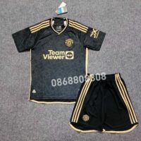 Bộ quần áo đá banh clb bóng đá Manchester United mu 2324 màu đen black viền 3 sọc vàng gold năm 1