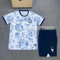 Bộ quần áo đá banh đội tuyển bóng đá Pháp FFF trắng in hoa xanh quần than cổ tròn vải thái mịn chuẩn logo thêu mặt trước