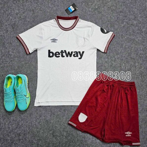Bộ quần áo đá bóng câu lạc bộ West Ham betway 23/24 hãng umbro trắng đỏ away sân khách năm 2023 2024