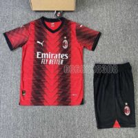 Bộ quần áo bóng đá ACM AC Milan Home 2324 mẫu sân nhà màu đỏ đen logo puma thêu vải SPF thái mới mùa năm 2023 2024 mặt trước