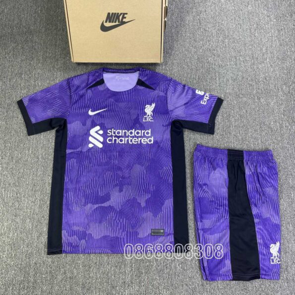 Bộ quần áo đá banh clb bóng đá Liver l.f.c liverpool F.C 23/24 Stadium Third sân thứ 3 ba màu tím xanh vải chuẩn SPF thái 2 logo thêu