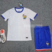 Bạn đang xem và tìm mua mẫu áo bóng đá đội tuyển Pháp sân khách 2024 away trắng quần xanh logo thêu màu mặt trước