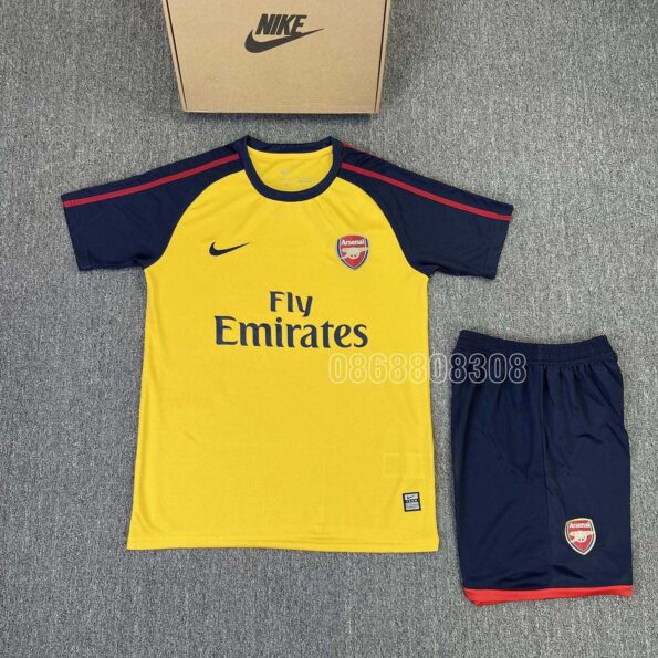 Bộ quần áo đá banh clb bóng đá ARS Arsenal 2008 2009 sân khách màu vàng quần tím than vải mè caro thái