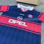 Bộ quần áo bóng đá FC Bayern Munchen Opel 1997 1999 màu xanh than đỏ 1