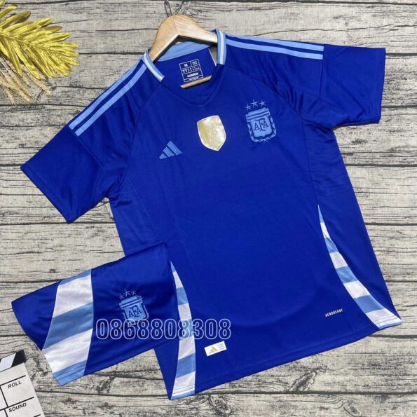 Bộ quần áo đá banh đội tuyển bóng đá Argentina 2024 sân khách Copa America màu xanh biển đậm