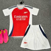 Áo đá banh clb bóng đá Arsenal 24 25 sân nhà màu đỏ 2024-2025 full logo quần xanh mặt trước