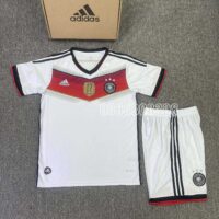 Bạn đang tìm xem bộ quần áo đá bóng đội tuyển Đức World Cup 2014 mẫu Retro màu trắng sân nhà vải SPF thái mặt trước