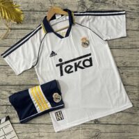 Áo bóng đá cổ điển retro real madrid teka 1999 quần đen vải spf thái logo thêu mặt trước