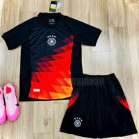 Bộ quần áo đá bóng đội tuyển Đức Euro 2024 trước trận đấu màu đen phối vàng cam vải thái mịn 1