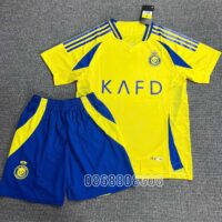 Bộ-quần-áo-Al-nassr-24-25-vàng-sân-nhà-home-logo-cao-su-vải-thái-mặt-trước