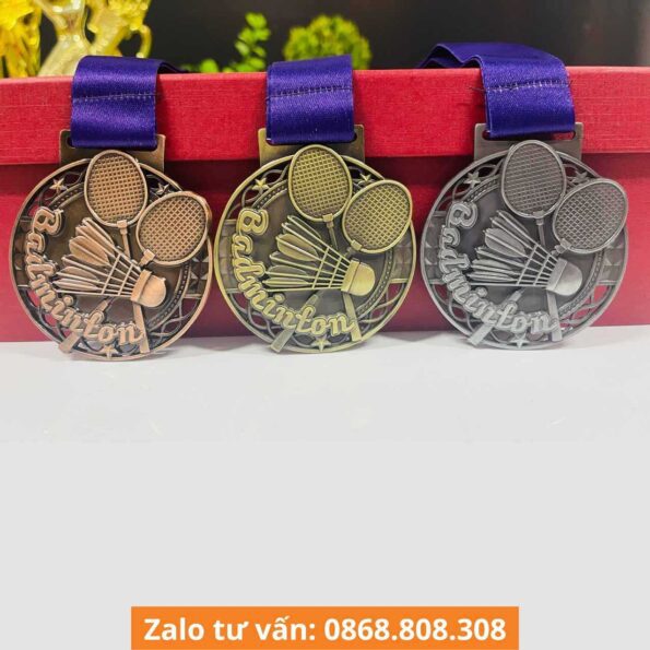 In huy chương cầu lông 2 vợt 1 cầu badminton lưu niệm trao giải vàng bạc đồng