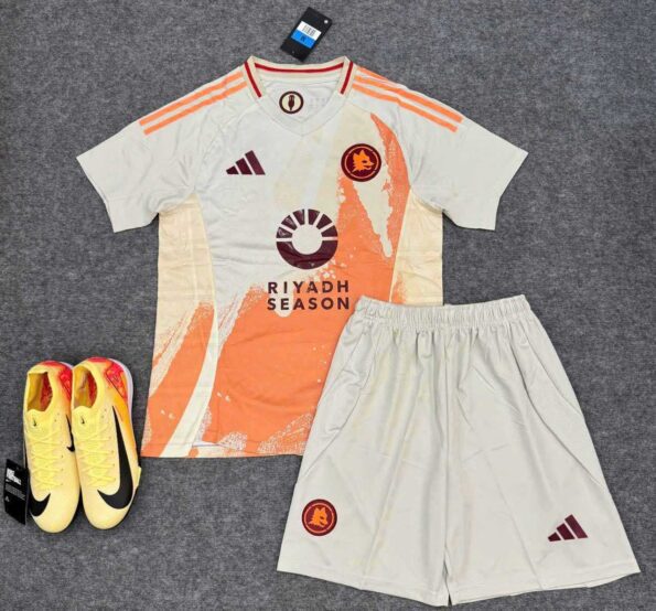 Bộ quần áo bóng đá AS Roma 24 25 trắng cam sân khách có logo adidas mặt trước