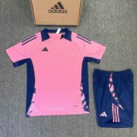 Bộ quần áo bóng đá adidas thời trang không logo mùa 23-24 cổ tròn vải mè màu đen mặt trước