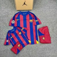 Bộ quần áo bóng đá Barca 2005 06 Retro sẵn size trẻ em và người lớn cổ tròn