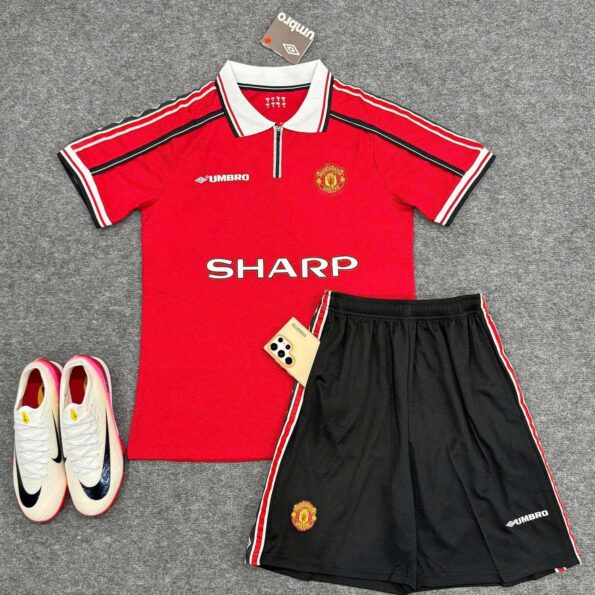 Bộ quần áo bóng đá MU Sharp 1998 1999 Umbro Manchester United logo thêu