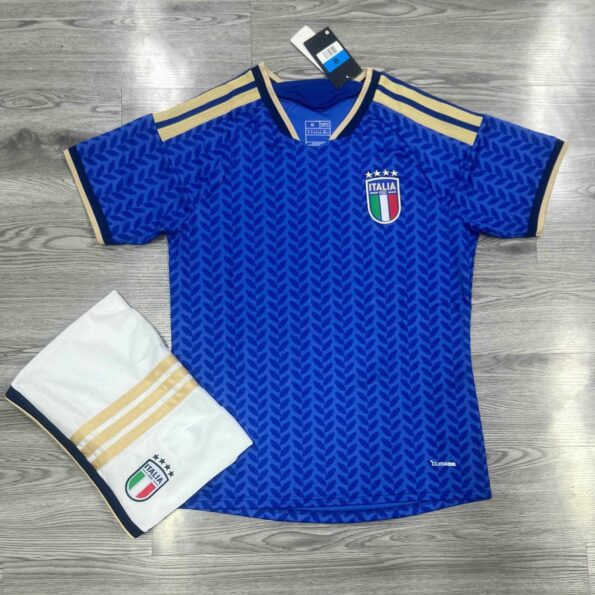 Tổng hợp mẫu bộ quần áo bóng đá Italia 2026 (3)