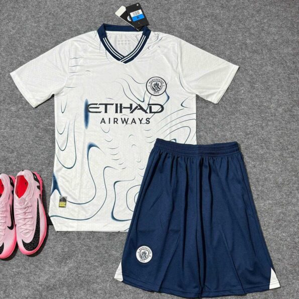 Bộ quần thi đấu sân nhà Manchester City mùa giải 2024-2025 Trắng Quần Xanh