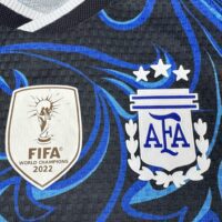 Áo Argentina Sân Khách WC 2026 Xanh Tím Than Họa Tiết Hoa In Tên Số Player (2)