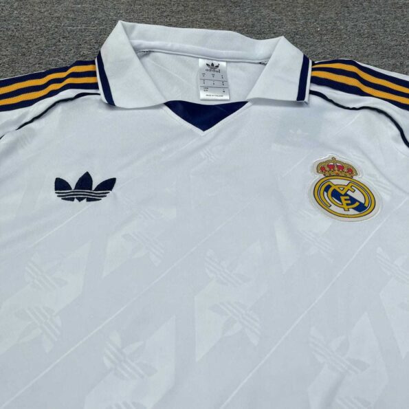 Bộ Quần Áo Polo Real Madrid 2026 Có Cổ Bẻ Màu Trắng Quần Xanh Tím Than (1)