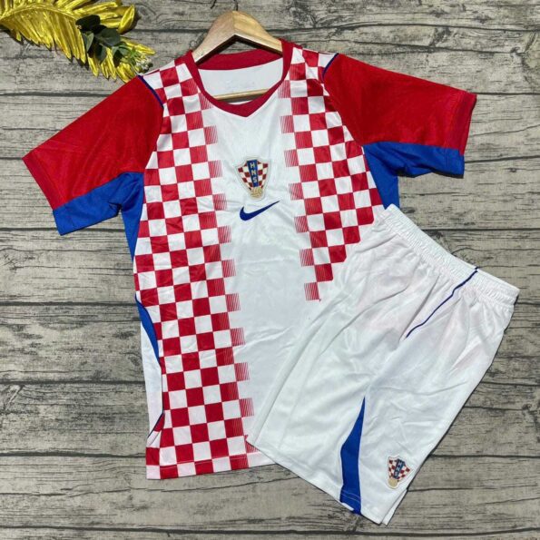 Bộ quần áo bóng đá croatia world cup 2026 màu đỏ trắng (1)