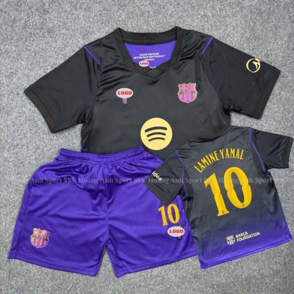 Bộ quần áo bóng đá Barca 2026 màu tím đen (3)