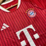 Bộ quần áo bóng đá bayern munich 2026 màu đỏ sân nhà mới nhất (2)