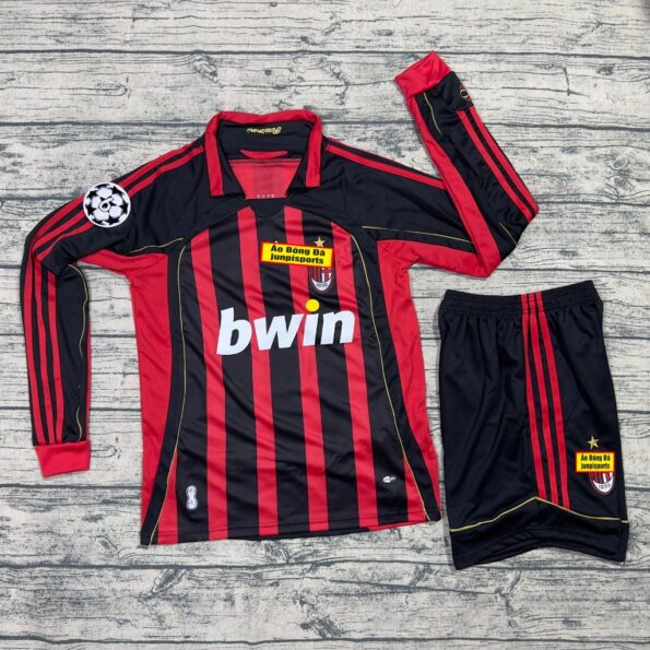 Bộ quần áo bóng đá AC Milan dài tay màu đỏ đen (1)