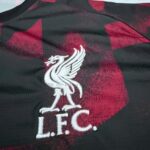 Áo Bóng Đá CLB Liverpool 2026 27 Mẫu Thứ 3 đỏ đen (1)