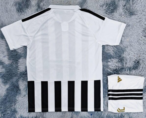 Bộ quần áo bóng đá Juventus 2026 27 trắng sọc đen sân nhà (4)
