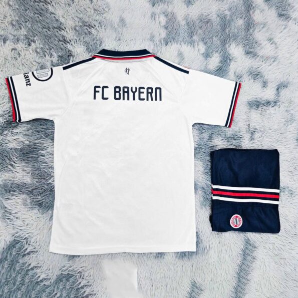Bộ quần áo bóng đá bayern Munich mùa giải 2026 27 trắng quần tím than full logo chính hãng (2)