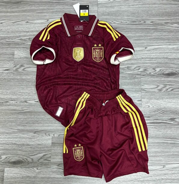 Bộ quần áo bóng đá tây ban nha retro polo đỏ mận (2)