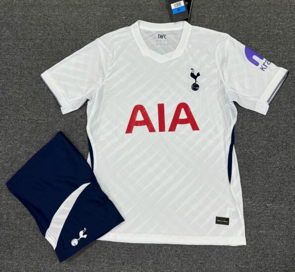 bộ quần áo bóng đá sân nhà mùa giải 2026 27 của câu lạc bộ Tottenham Hotspur trắng (2)
