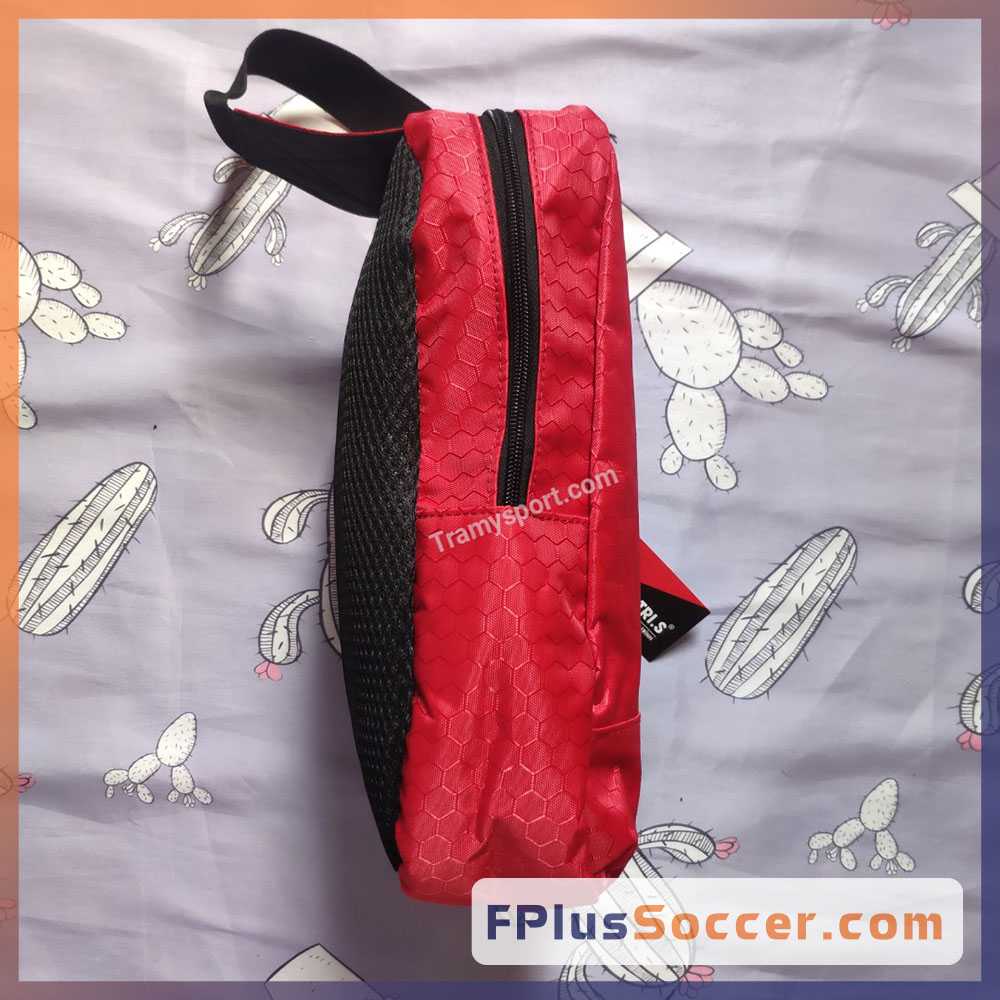Túi đeo chéo thể thao 2 ngăn CLB MU Manchester United màu đỏ 3 sọc adidas 1