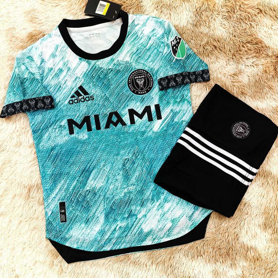 Bộ sưu tập quần áo thể thao bóng đá MIAMI màu hồng xanh ngọc biển vàng đồng đen vải gai thái logo thêu