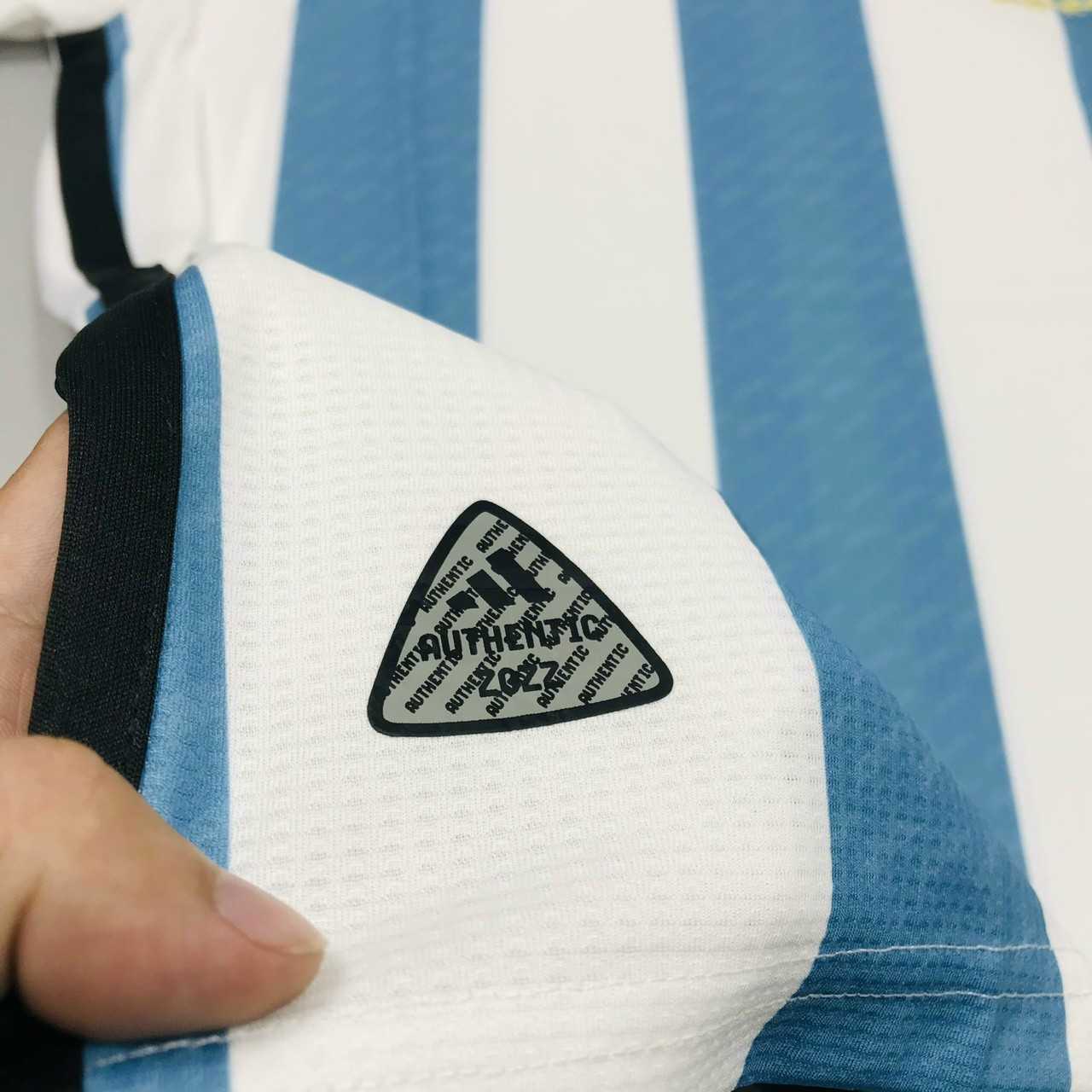 Bộ quần áo đá banh đội tuyển bóng đá Argentina jersey vô địch world cup 2022 xanh trắng in messi 1