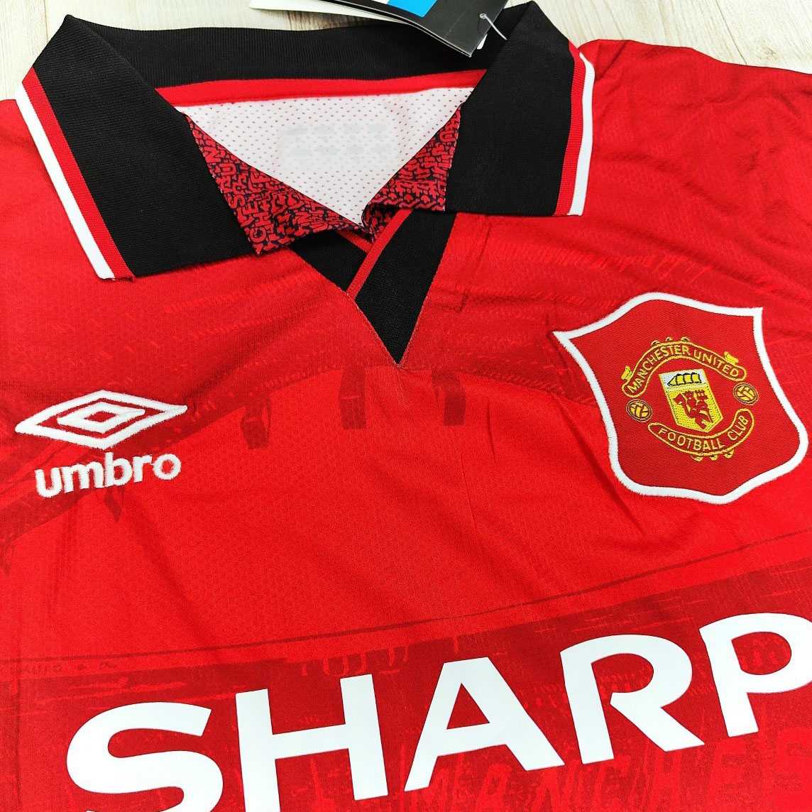Bộ quần áo đá bóng clb MU Manchester United Sharp cổ tròn tam giác 1998 1999 màu đỏ quần trắng 98 99 3