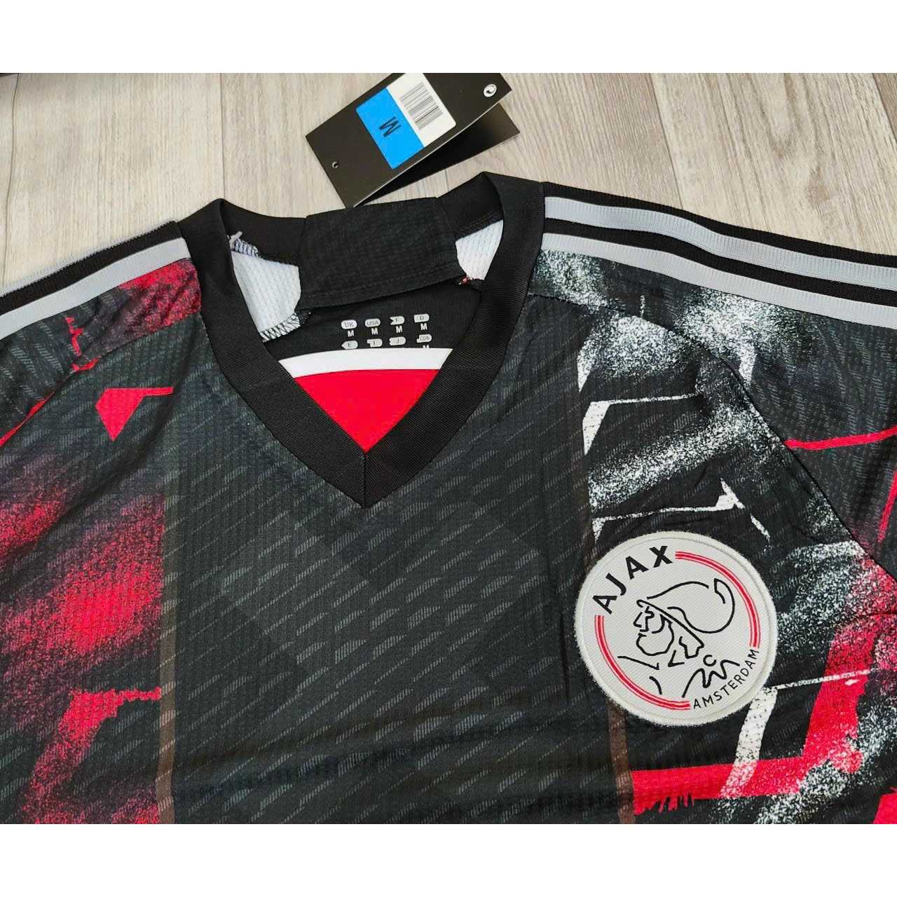 Bộ quần áo đá banh clb bóng đá fan người hâm mộ thiết kế ziggo ajax đen hoạ tiết đỏ logo thêu vải gai mịn thái 1