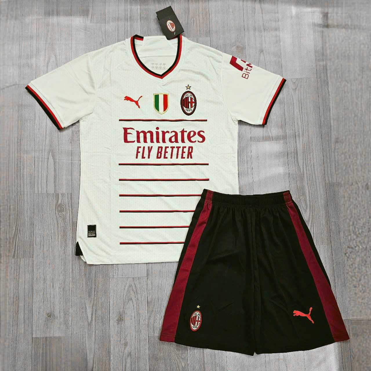Bộ quần áo bóng đá ACM AC Milan mới mùa 23 24 away sân khách năm 2023 2024 trắng vàng be 1