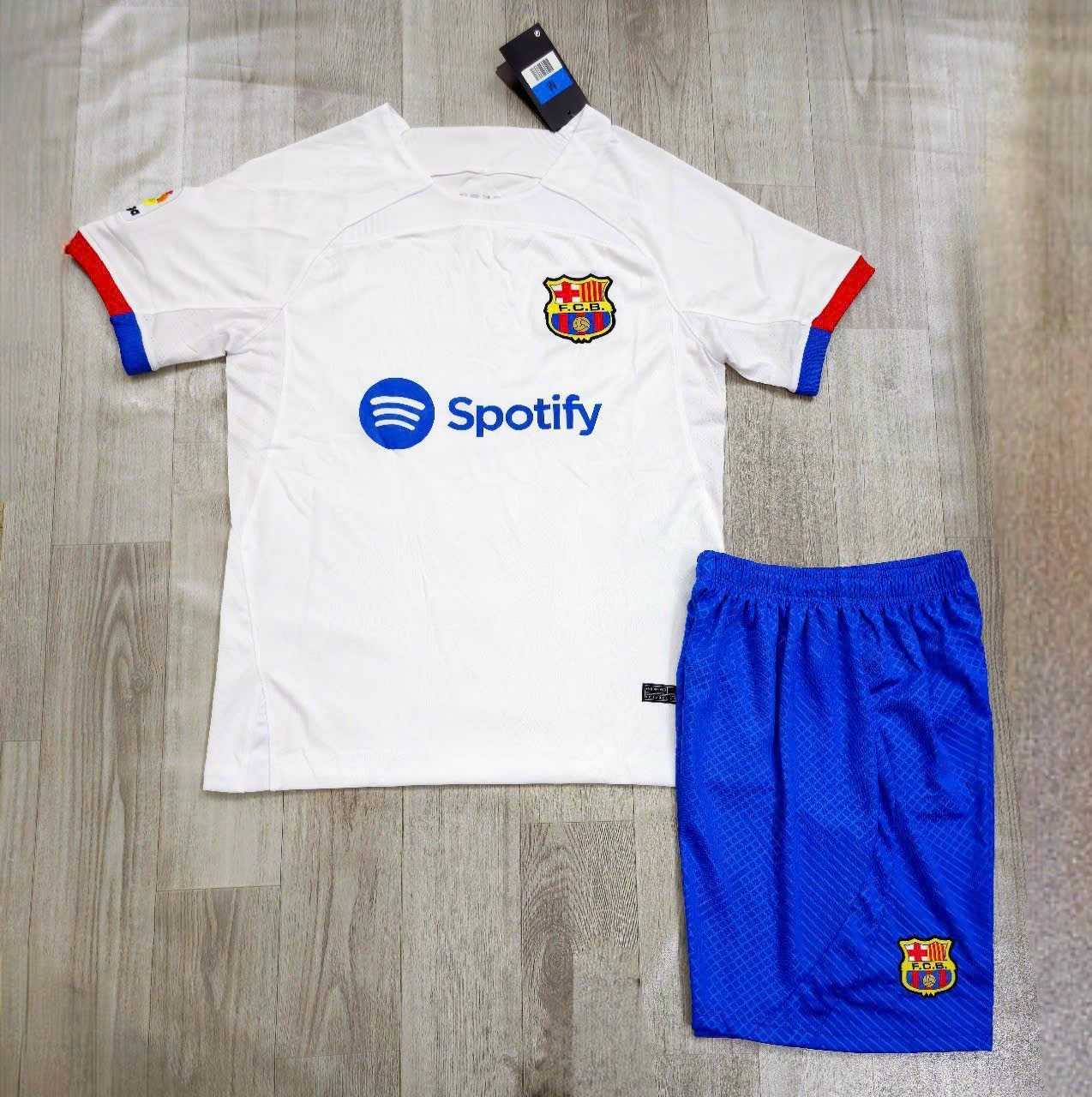 Bộ quần áo đá banh clb bóng đá Barcelona Barca 23 24 sân khách trắng 2023 2024 vải thái logo thêu