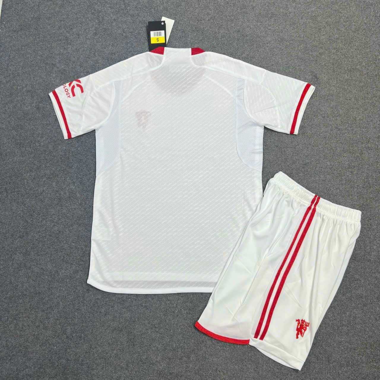 Bộ quần áo đá banh clb bóng đá mu manchester united third 2324 trắng logo đỏ thêu năm 2023 2024 3 sọc 1