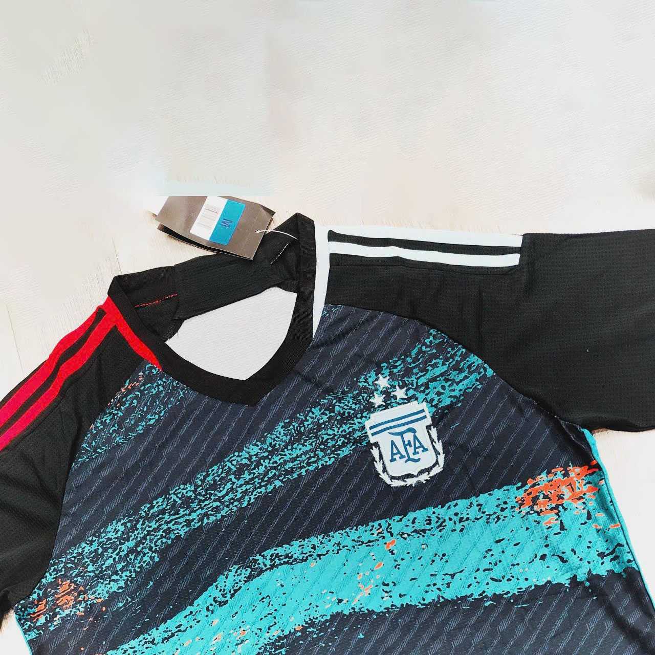 Bộ quần áo đá banh đội tuyển bóng đá Argentina away sân khách world cup nữ 2023 màu loang đen xanh đỏ logo thêu 1