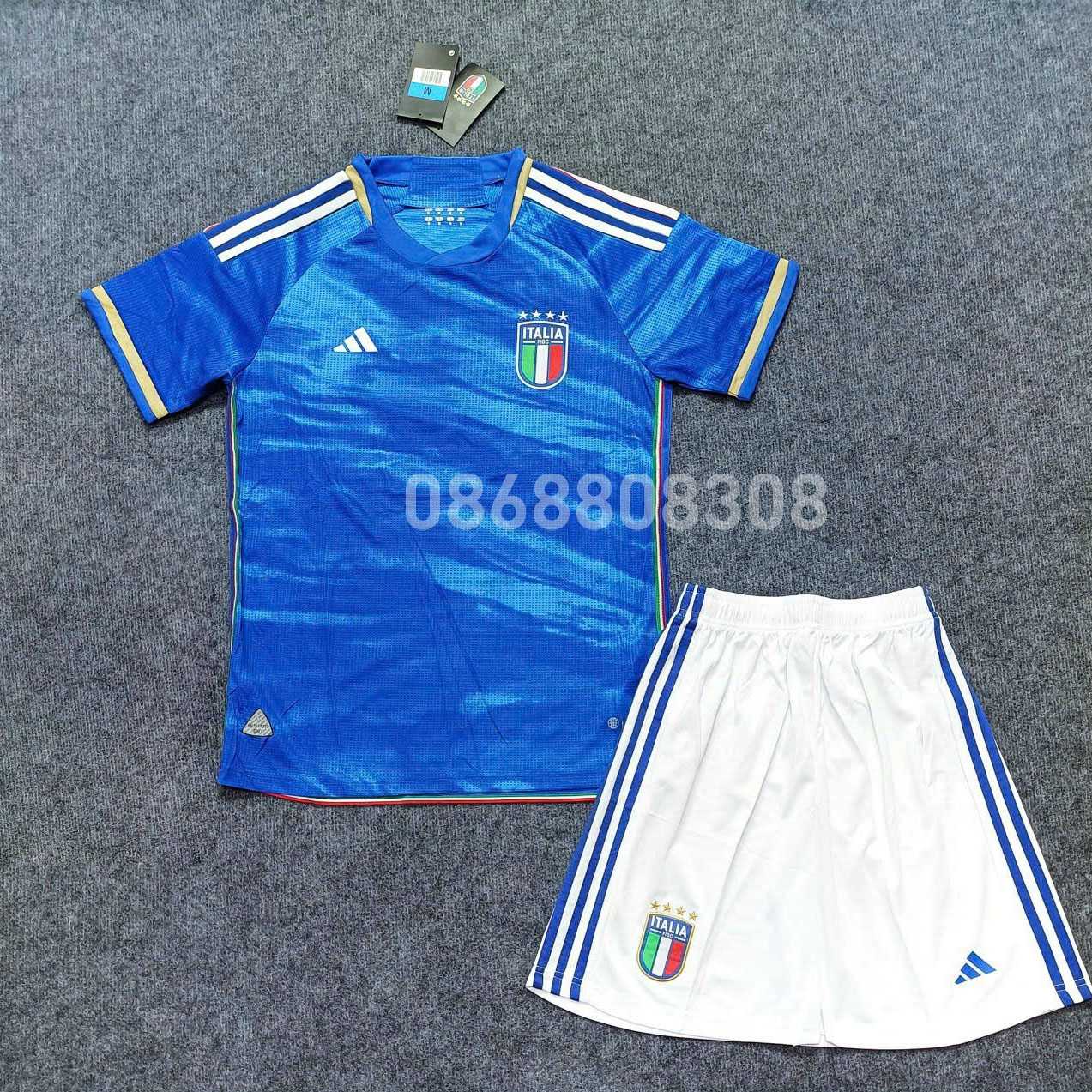 Bộ quần áo đá bóng đội tuyển quốc gia Ý Italia sân nhà 23 24 home kit màu xanh biển năm 2023 2024 logo thêu vải gai thái mặt trước