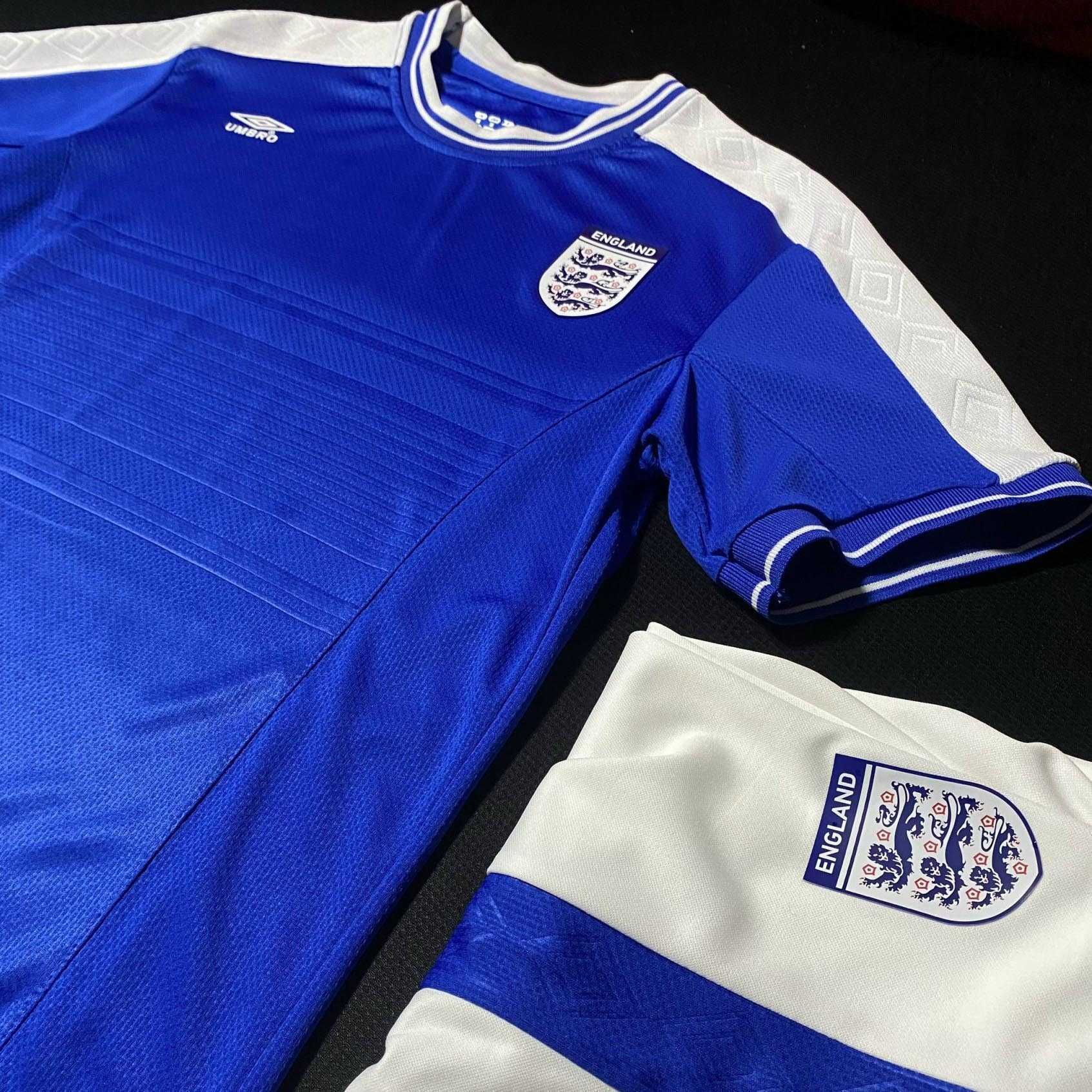 Bộ quần áo đá bóng đội tuyển anh năm 2000 logo england umbro màu xanh biển đậm vải thái trước