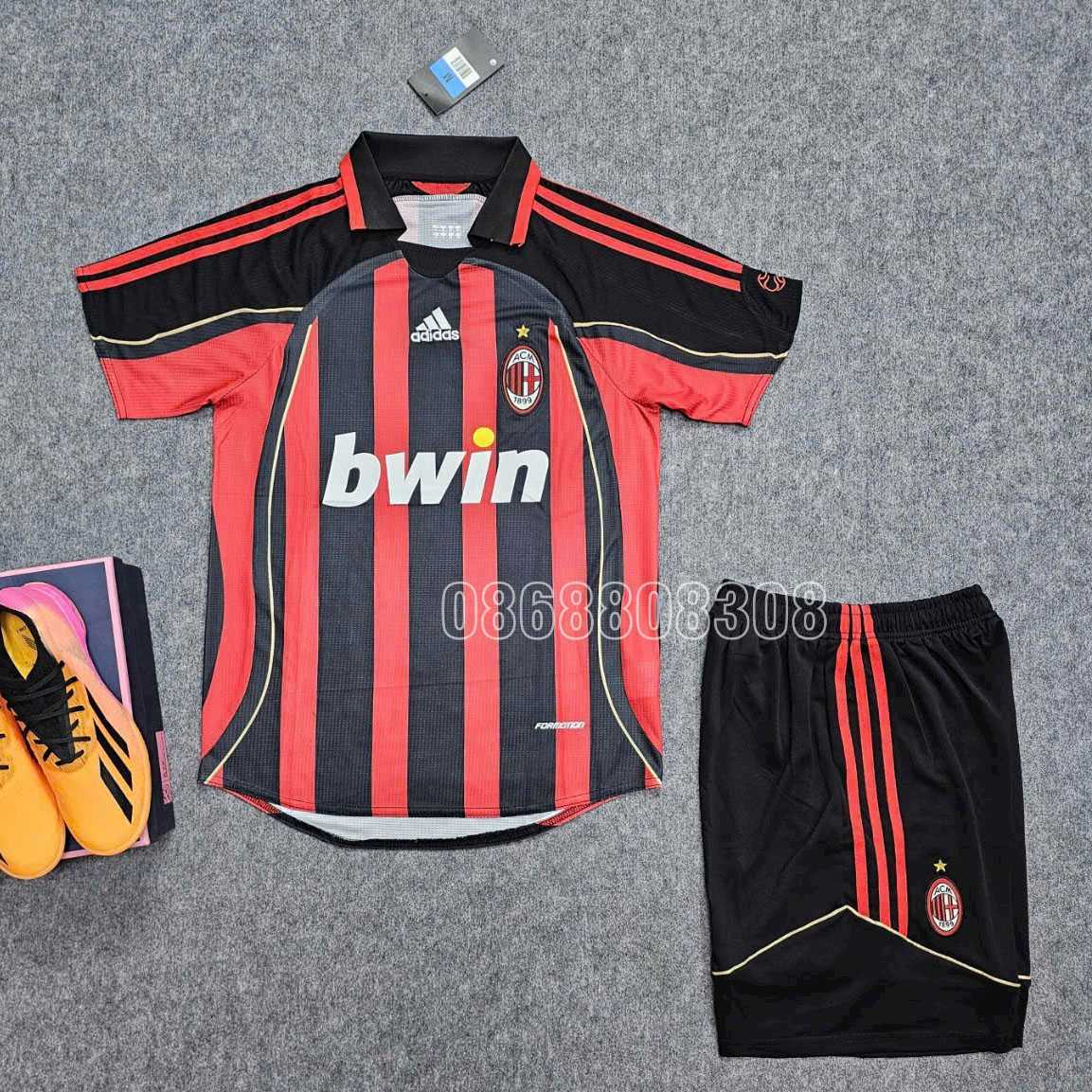 Bộ quần áo bóng đá ACM AC Milan Away 06 07 màu đỏ đen Bwin full logo thêu viền đỏ lo mới vải chuẩn spf thái năm 2006 2007 1
