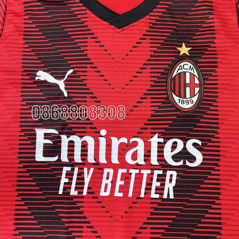 Bộ quần áo bóng đá ACM AC Milan Home 2324 mẫu sân nhà màu đỏ đen logo puma thêu vải SPF thái mới mùa năm 2023 2024 mặt trước